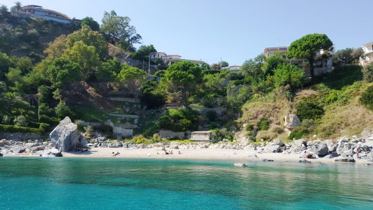 La Dimora Degli Artisti Bed & Breakfast Catanzaro Dış mekan fotoğraf